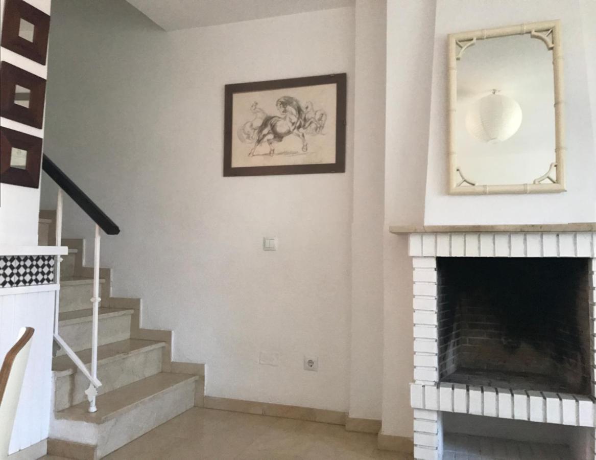 Вилла Adosado En Residencial Ситио-де-Калаонда Номер фото